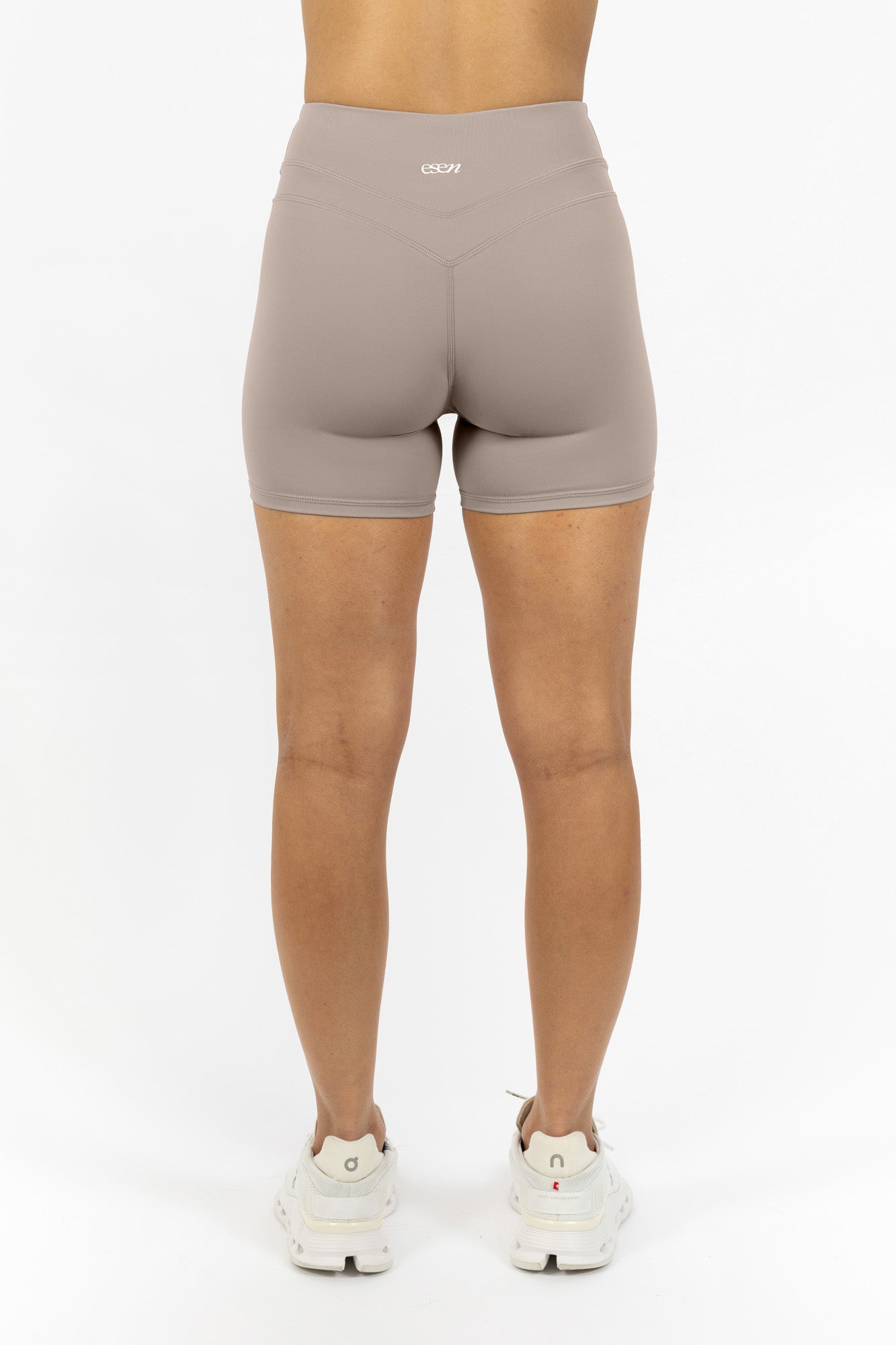 FORME SHORTS 4” SAND