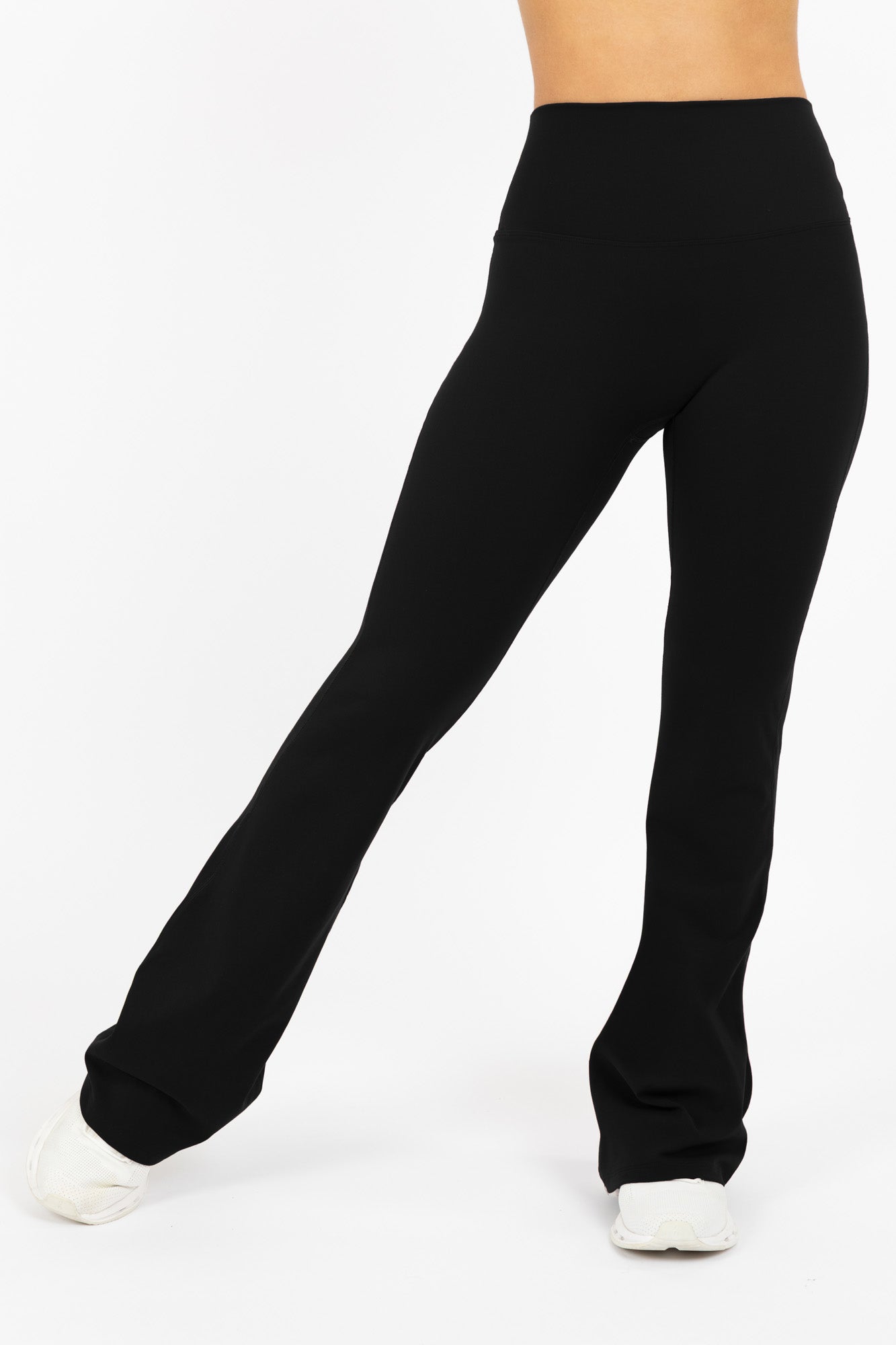 KORA FLARE PANTS BLACK