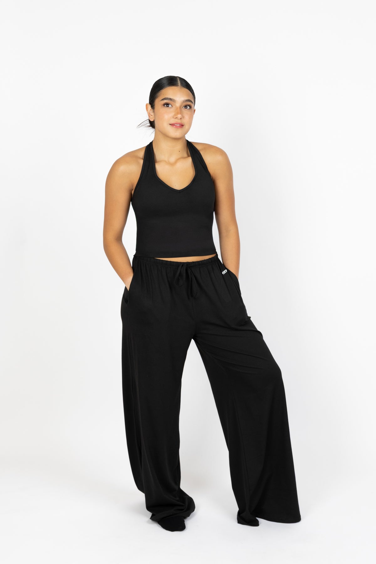 EASE HALTER TOP BLACK