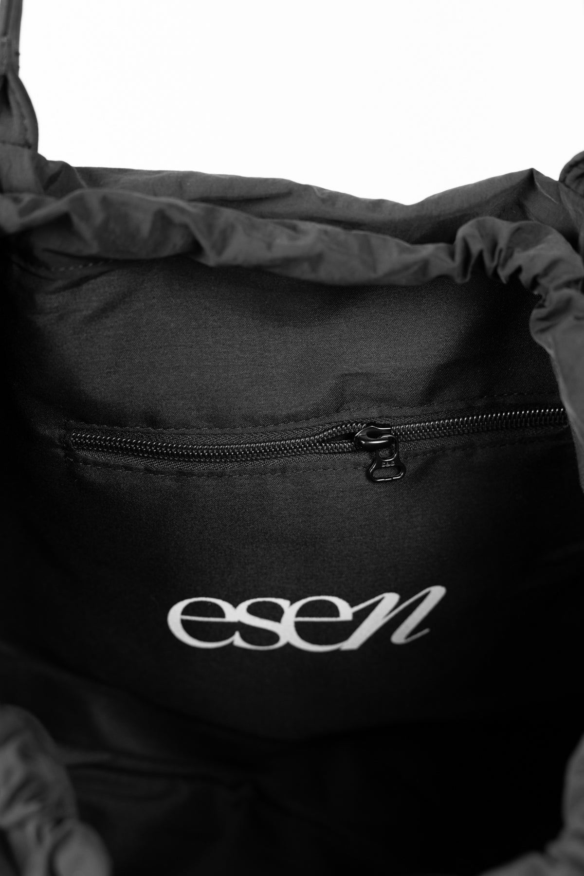 STUDIO MEDIUM BAG BLACK