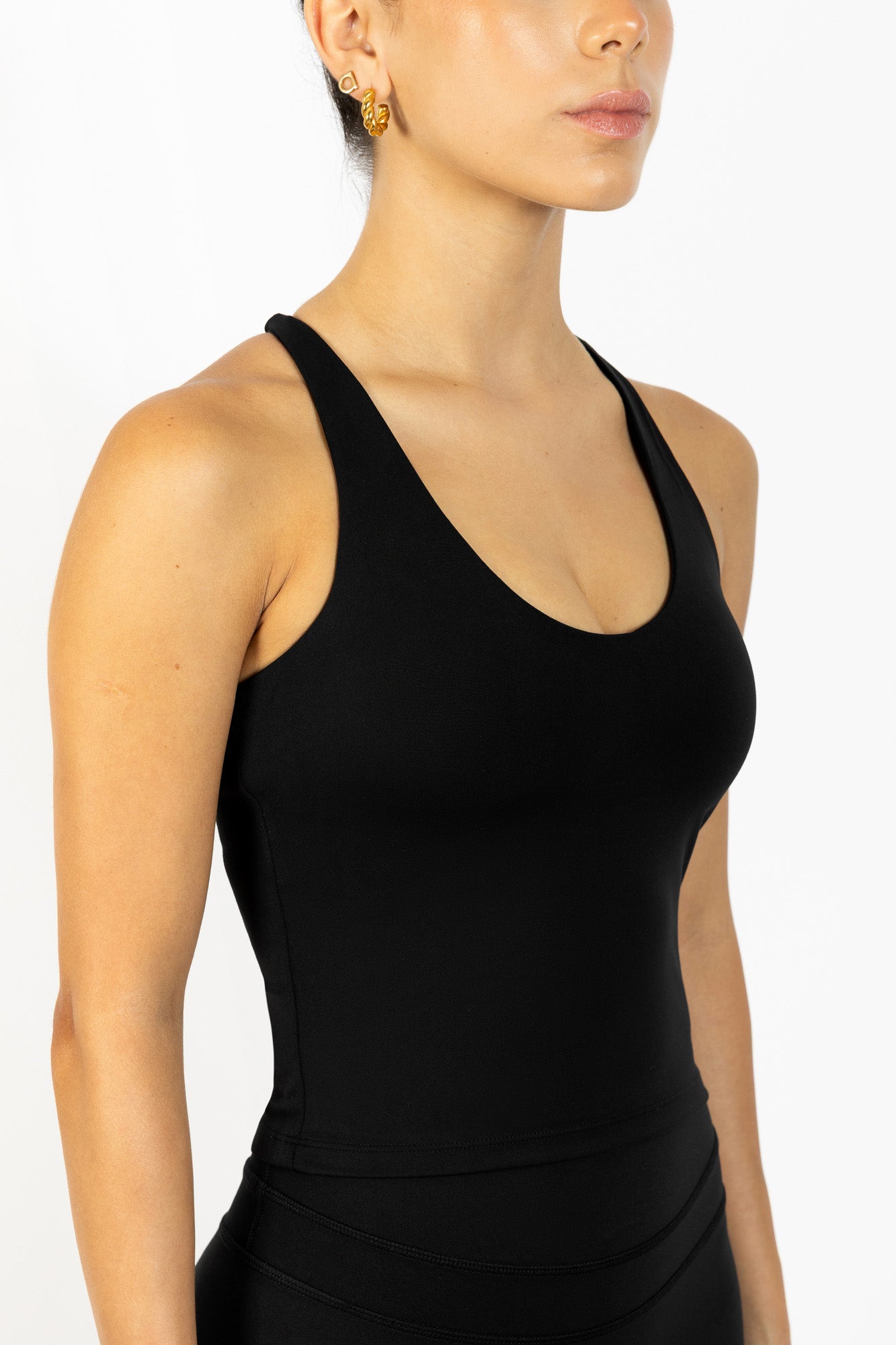 FORME HALTER TOP BLACK