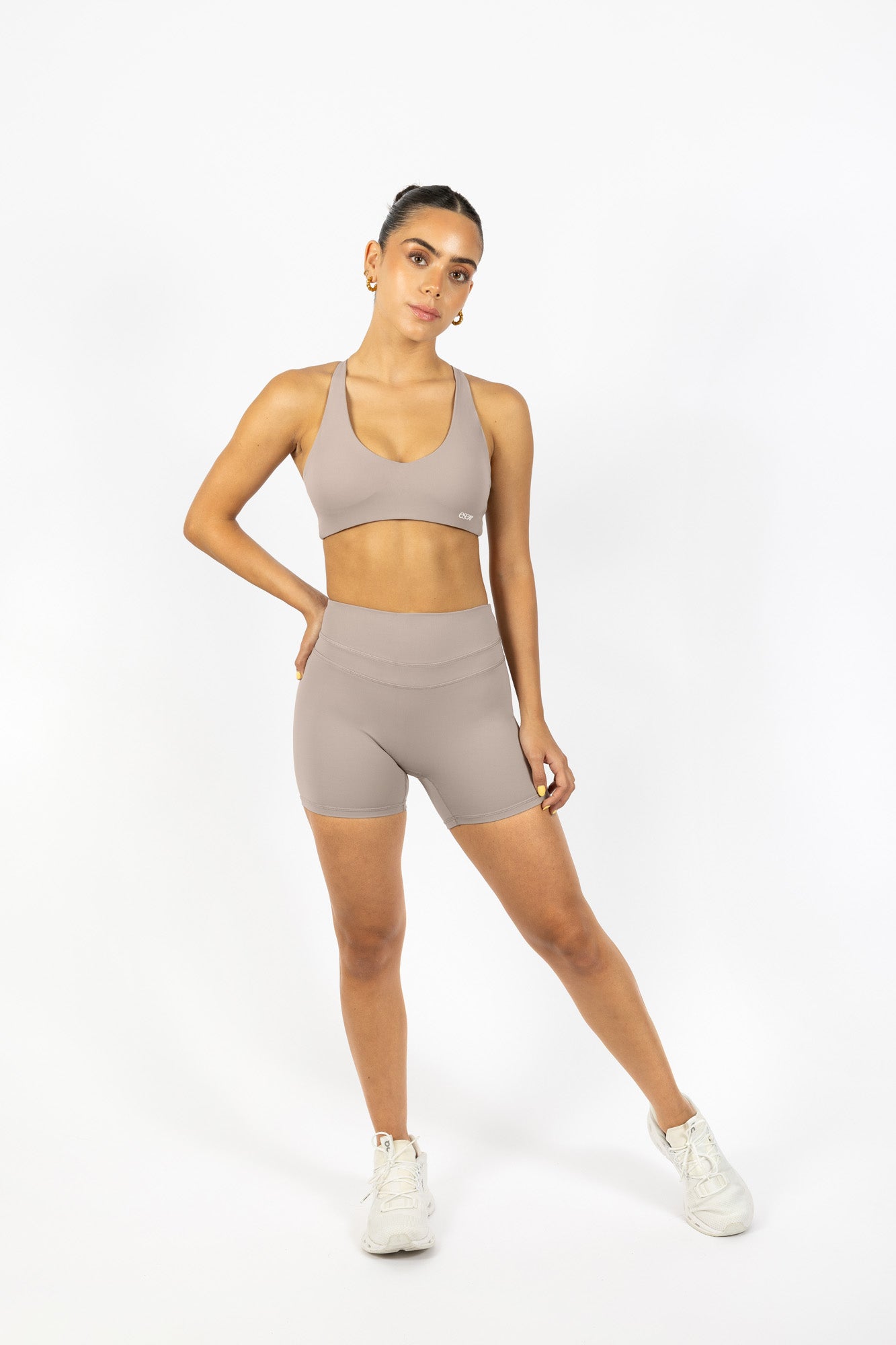 FORME SHORTS 4” SAND