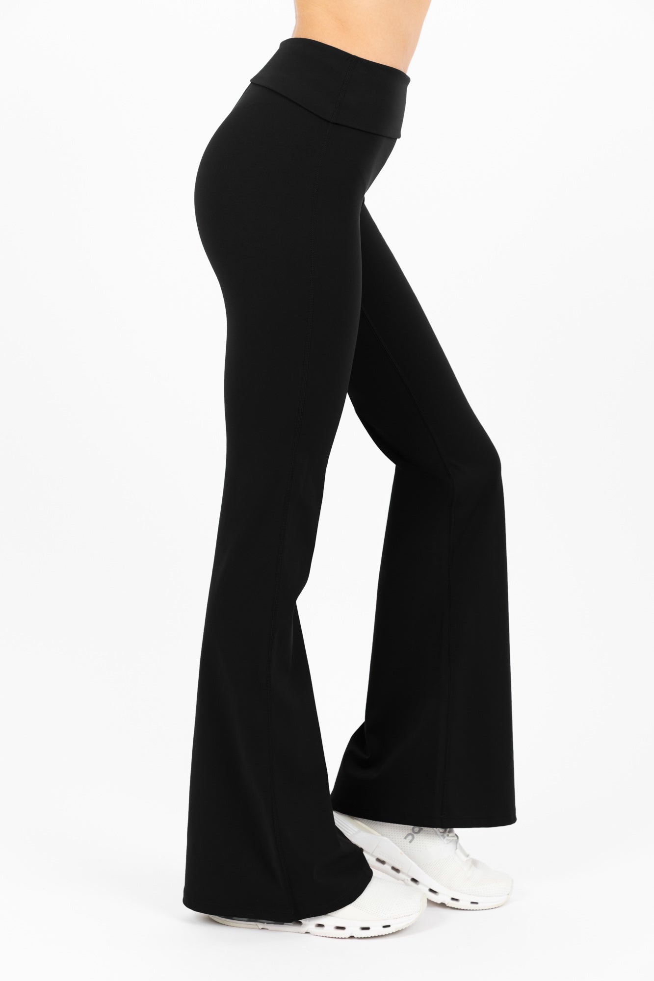 TONE FLARE PANTS BLACK