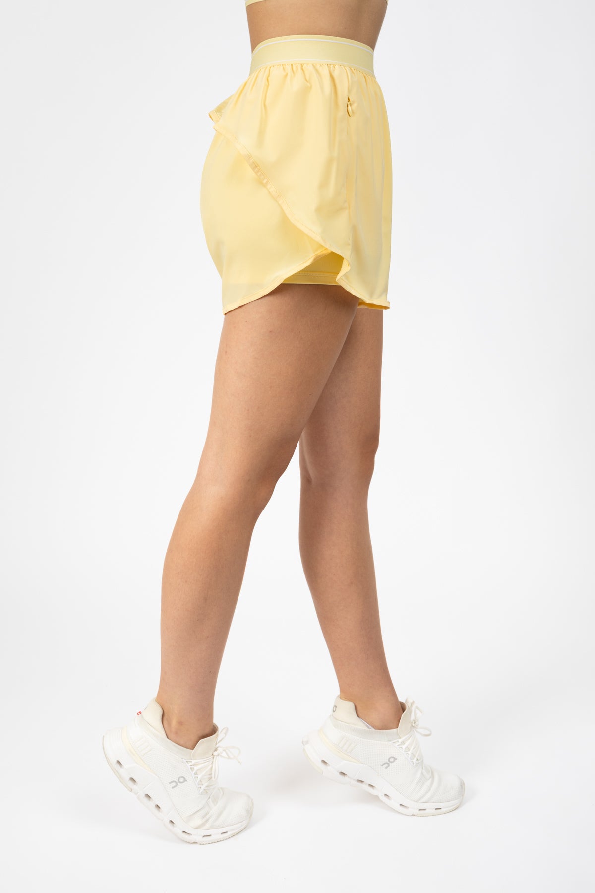 AIR LOOSE SHORTS SOFT YELLOW