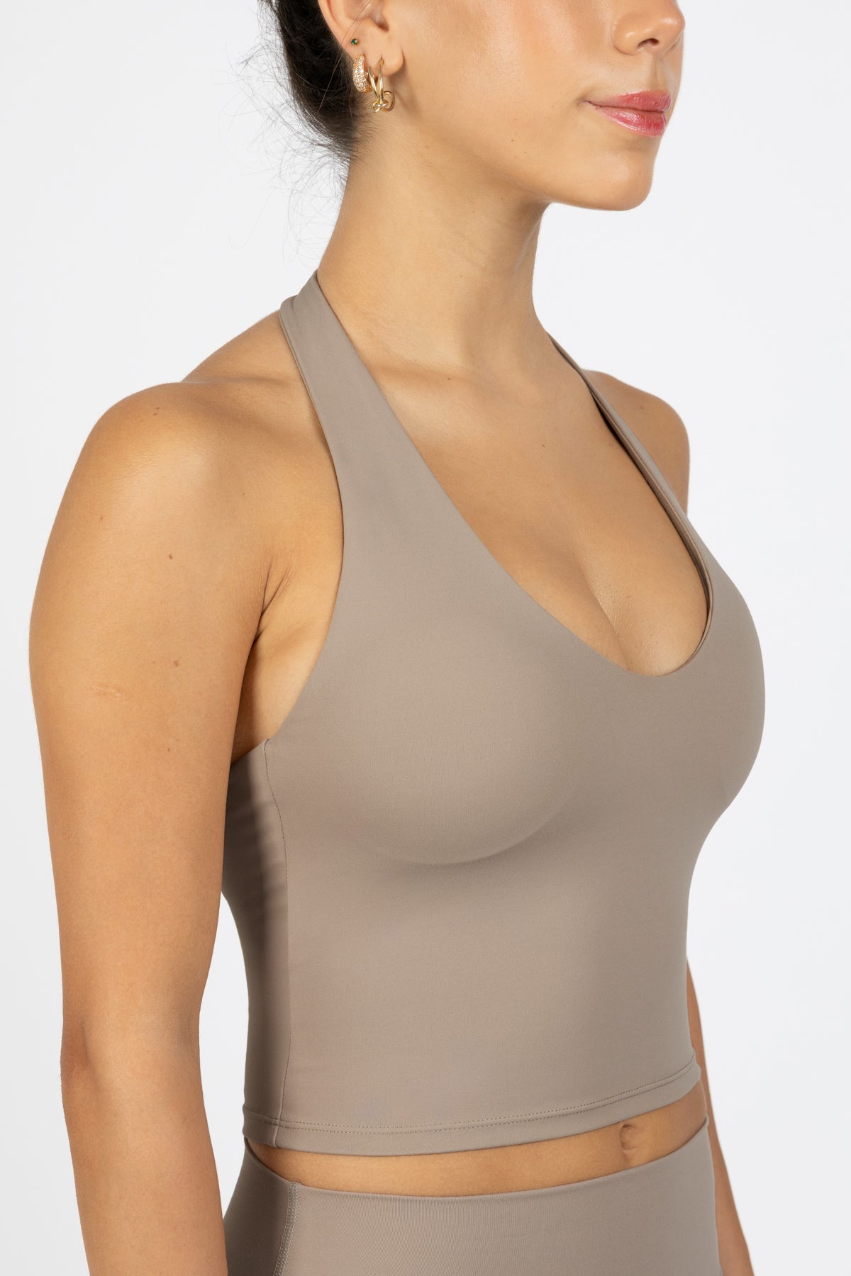 TONE HALTER TOP ALMOND
