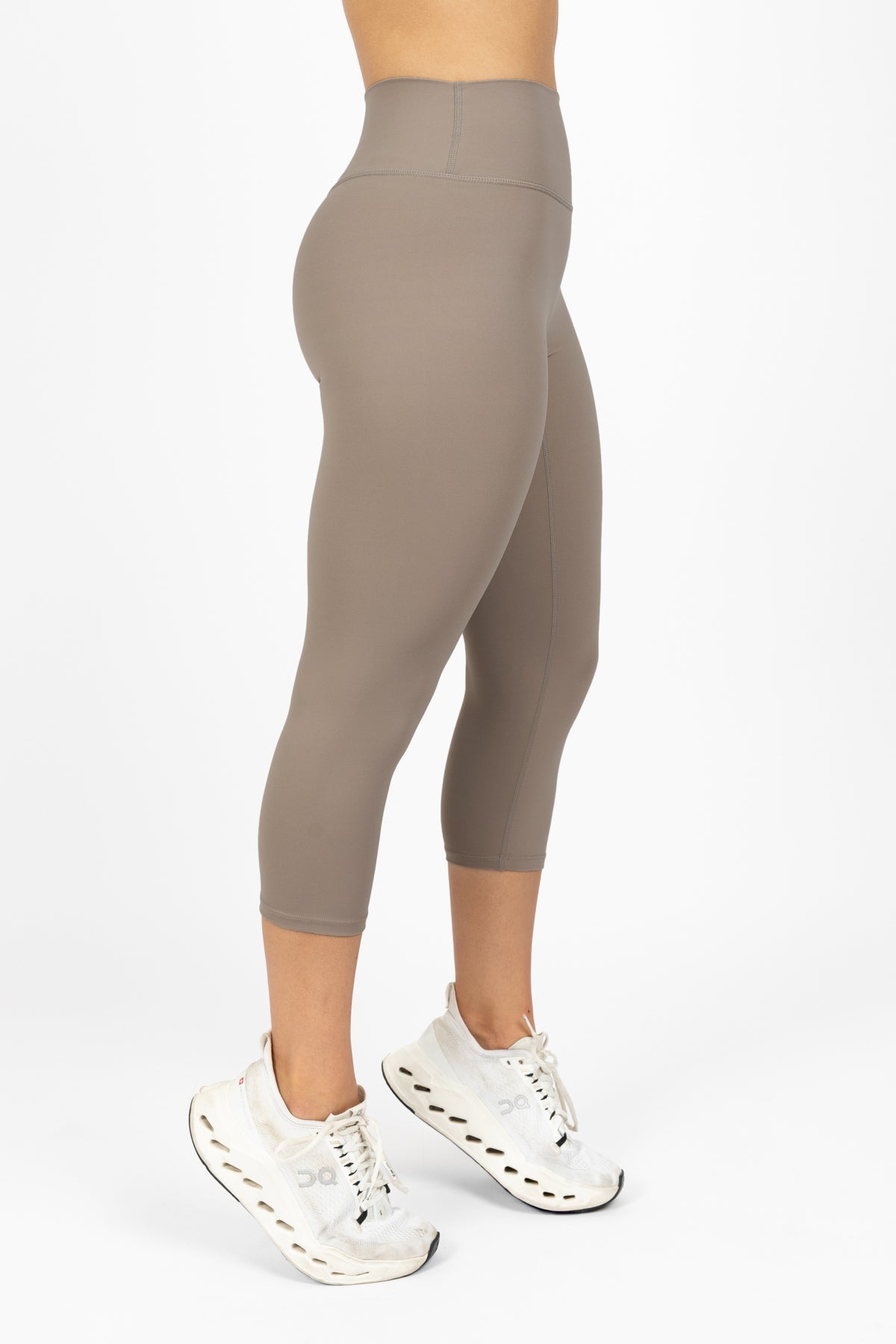 TONE CAPRI LEGGINGS ALMOND