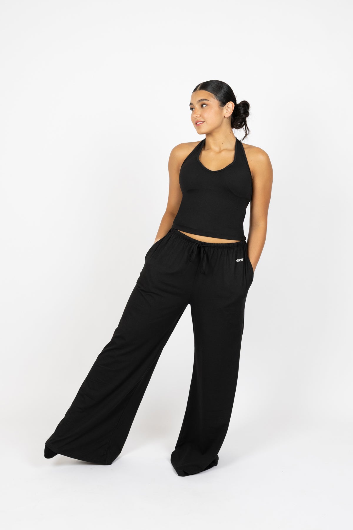 EASE HALTER TOP BLACK